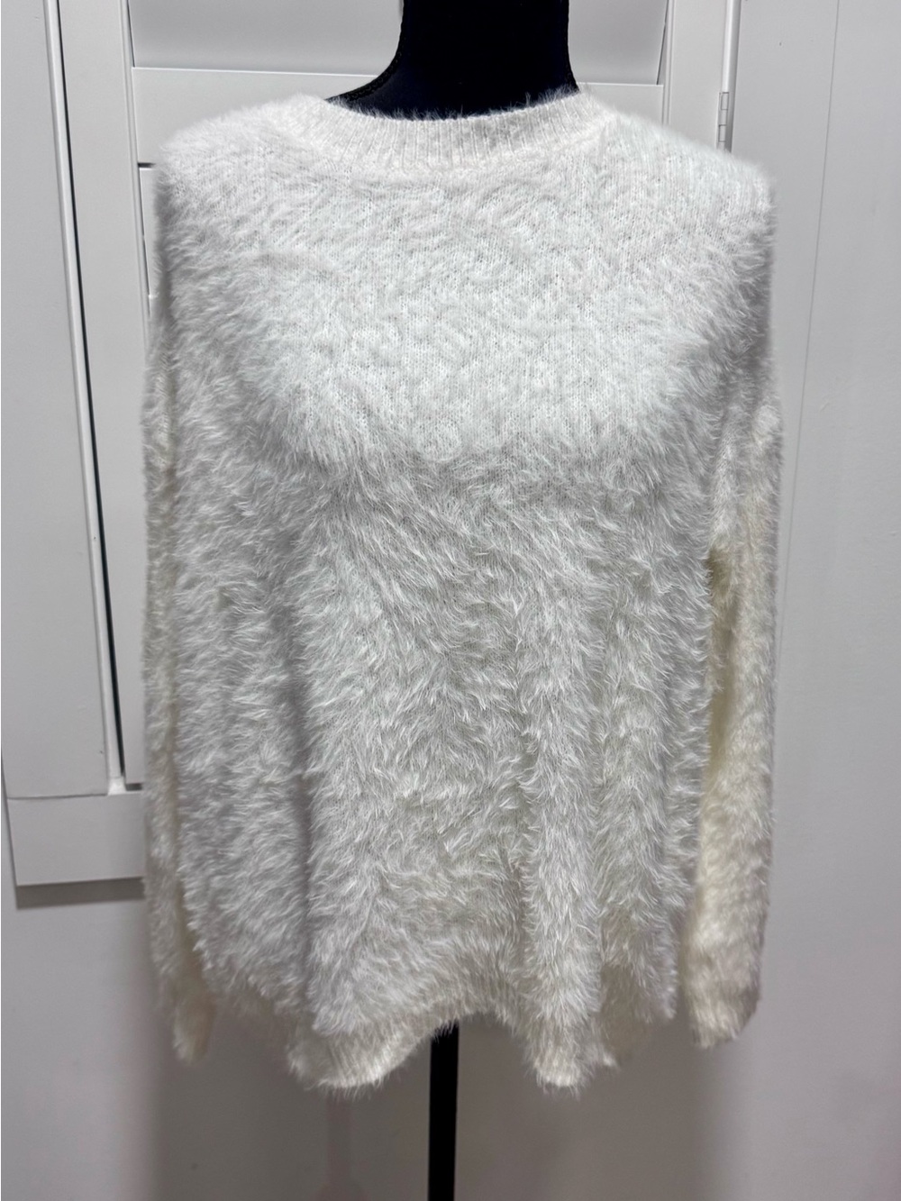 eesome White Fuzzy Crew Neck Sweater